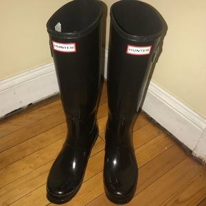 Hunter tall gloss rain boots